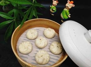 依次全部完成，放蒸笼里二次发酵