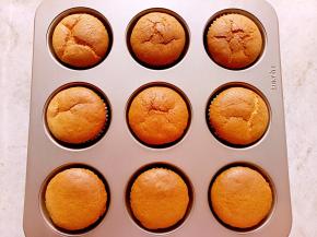 烤箱180度预热10分钟。放入烤箱中层180度25分钟。