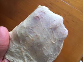 揉出膜就可以了，放入面包机，等待发酵