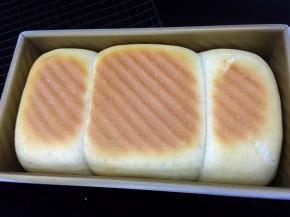 烤箱180度预热，盖上磨具盖，180度烤30分钟