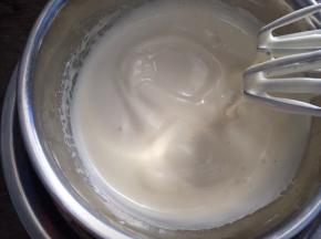 打发至画8字几秒内不消失即可