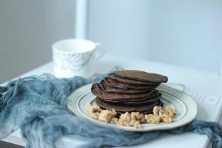 两面都煎好，取出，搭配蜂蜜或果酱食用即可