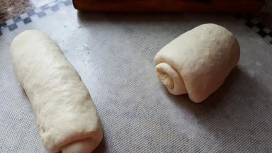 11.从下向上卷起，如图所示。