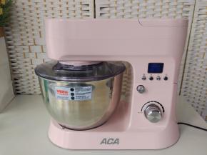 准备好ACA厨师机，桶内要保持干净无水无油。