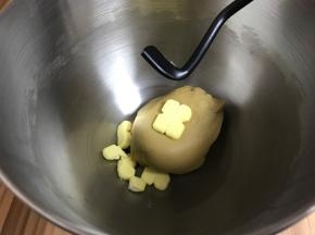 13分钟后，加入软化黄油