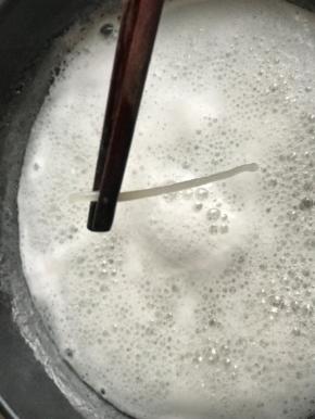 煮至粉条可以夹断，捞出备用