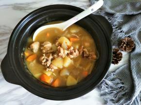 咖喱鸡最喜欢的就是这汤汁，味道非常浓郁