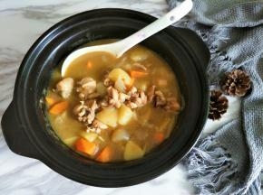 咖喱鸡最喜欢的就是这汤汁，味道非常浓郁