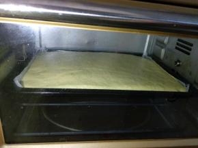 放入预热好的烤箱中层，160度35分钟。具体时间根据自家的烤箱调整吧。