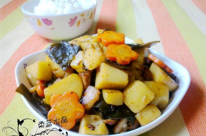土豆海带炖猪肉