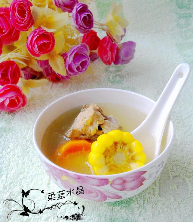 胡萝卜玉米排骨汤