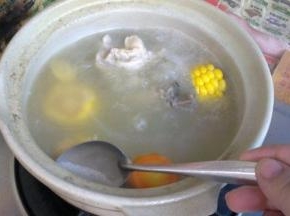 熬差不多后加入一些盐。