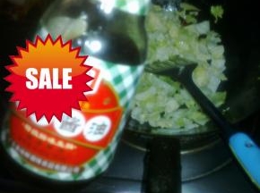 倒入生抽翻炒。