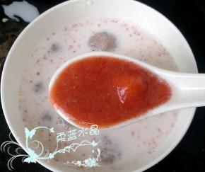 加两勺草莓泥。