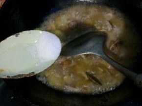 少放一些盐提味。