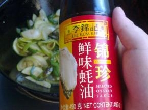加入适量蚝油。