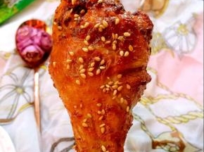 烤好后，表面撒一些芝麻就可以了