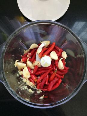 再放入少许的姜末