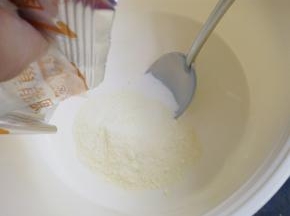 再加入奶粉。
