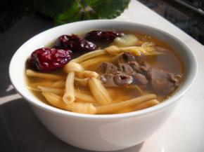 做好的汤品趁热食用口感最佳。