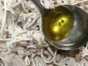 下入花生油