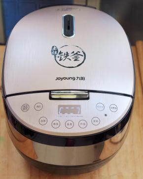 合上电饭煲盖子，任程序工作。