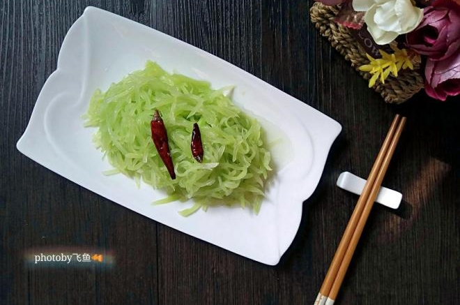 炝拌莴笋丝