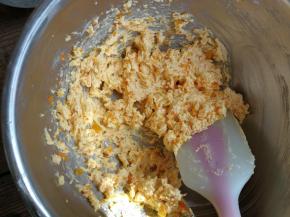 电动打蛋器搅打均匀