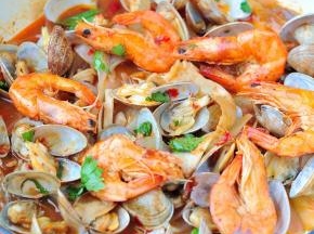 表面撒上少许香芹。