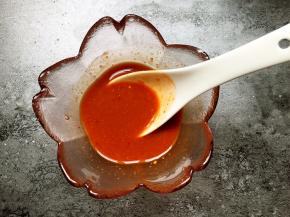 要充分搅拌至淀粉融合。