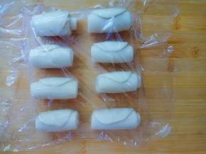 全部做好，盖保鲜膜再次松弛20分钟。