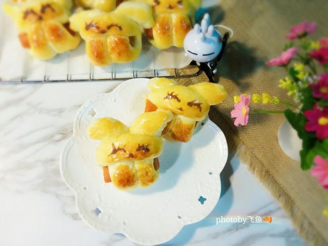 萌兔抱肠小面包