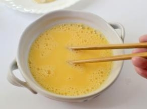 继续用筷子打匀