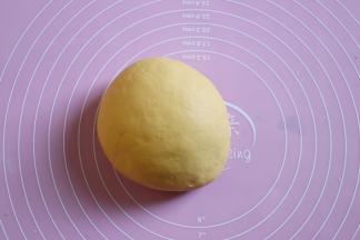 排尽空气（此时的面团切面几乎无孔哦）