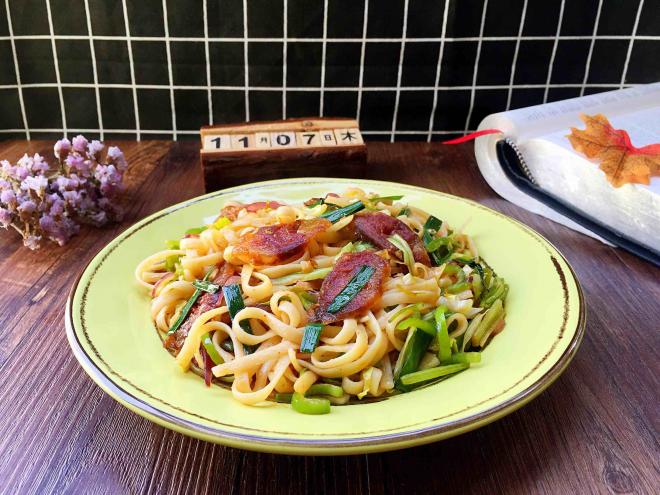 快手餐香肠炒意面