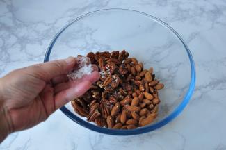 洒上一小撮海花盐。