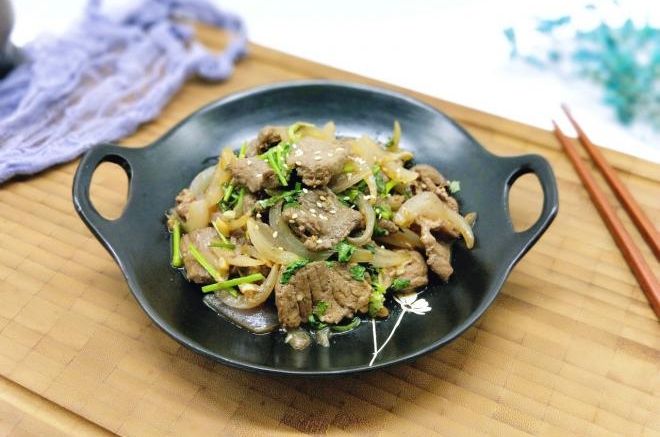 洋葱炒牛肉