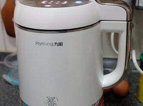 豆浆机工作中，时间到后，会发出结束提示音；