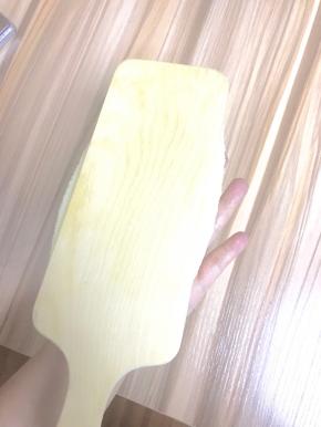 放一个盘子在背面，然后立刻翻过来，这一步和上一步必须要快速完成