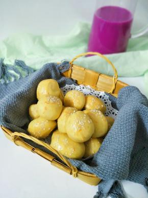 烤箱提前预热，200度烤12分钟左右