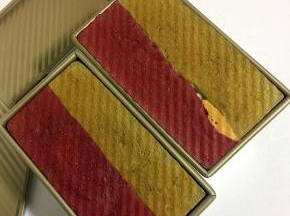 烘烤结束，脱模至晾网架上散热！