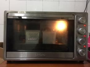 放入提前预热好的烤箱倒数第二层，上下火190度烤45分钟！