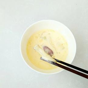 茄子上能均匀的挂上面糊就可以。