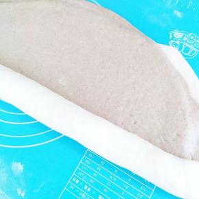 卷起来，尽量卷的紧一些。