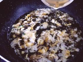 加入1g香油煮开关火