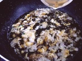 加入1g香油煮开关火