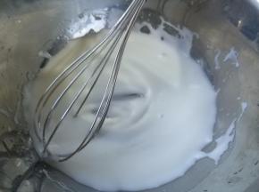 酸奶+玉米油混合均匀