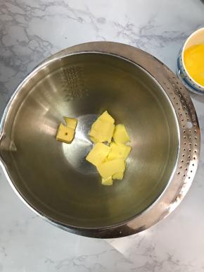 黄油室温软化。