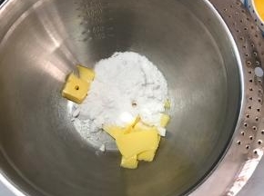 加入糖，盐。
