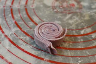 重叠在一起卷起